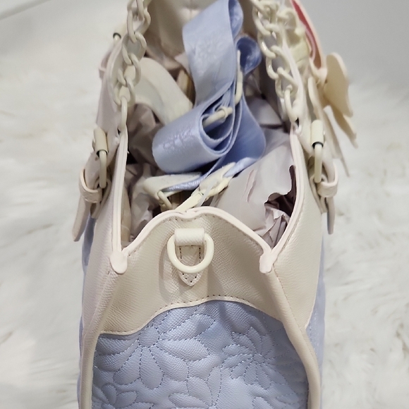 🔹️Betsey Johnson 🔹XOBECA-U Blue Floral Top Handle Handbag Butterfly Charm Tote - Picture 9 of 10